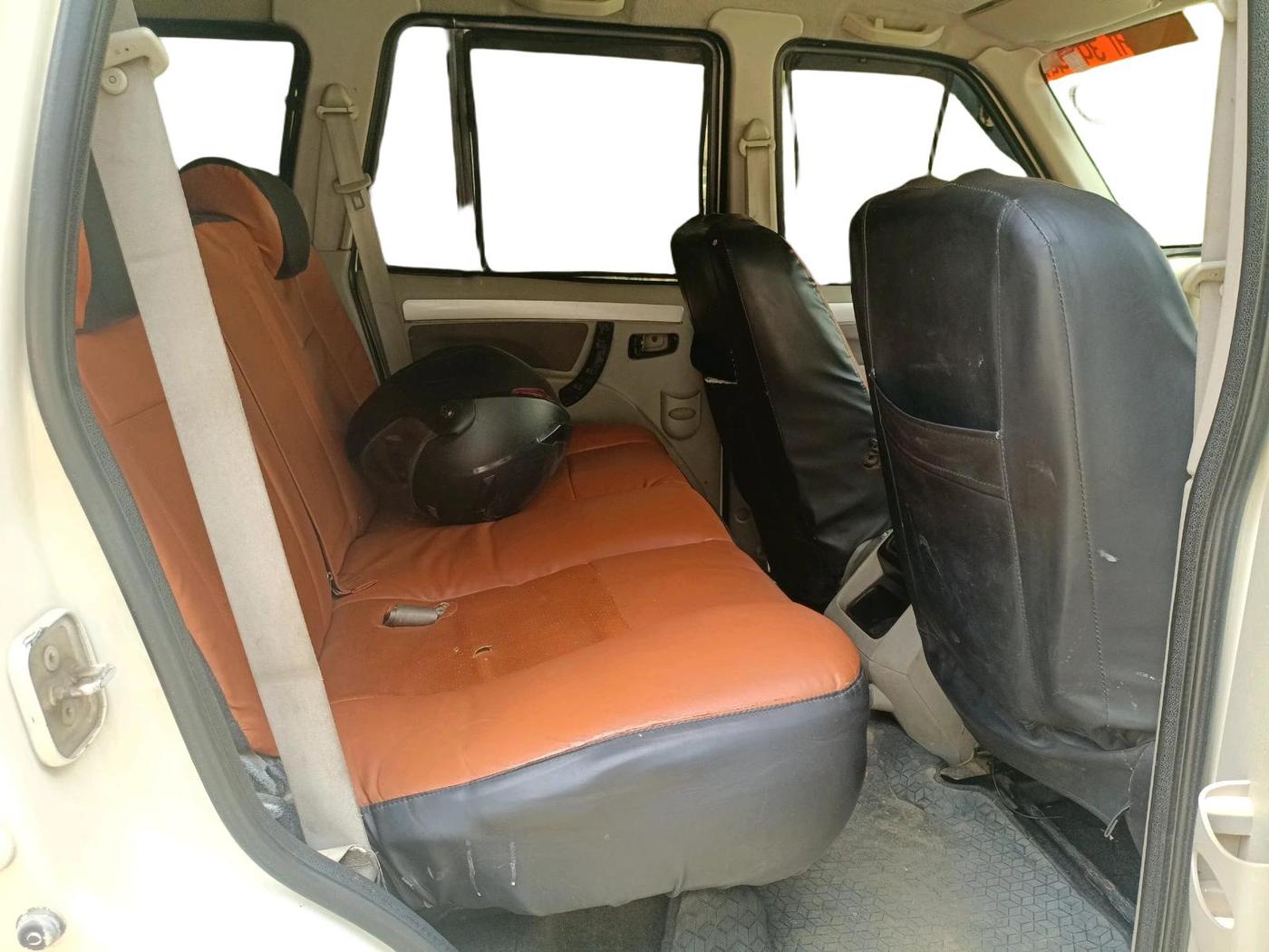 2017 Mahindra Scorpio S6 PLUS 1.99, Diesel, Manual, 2,01,963 km, interior