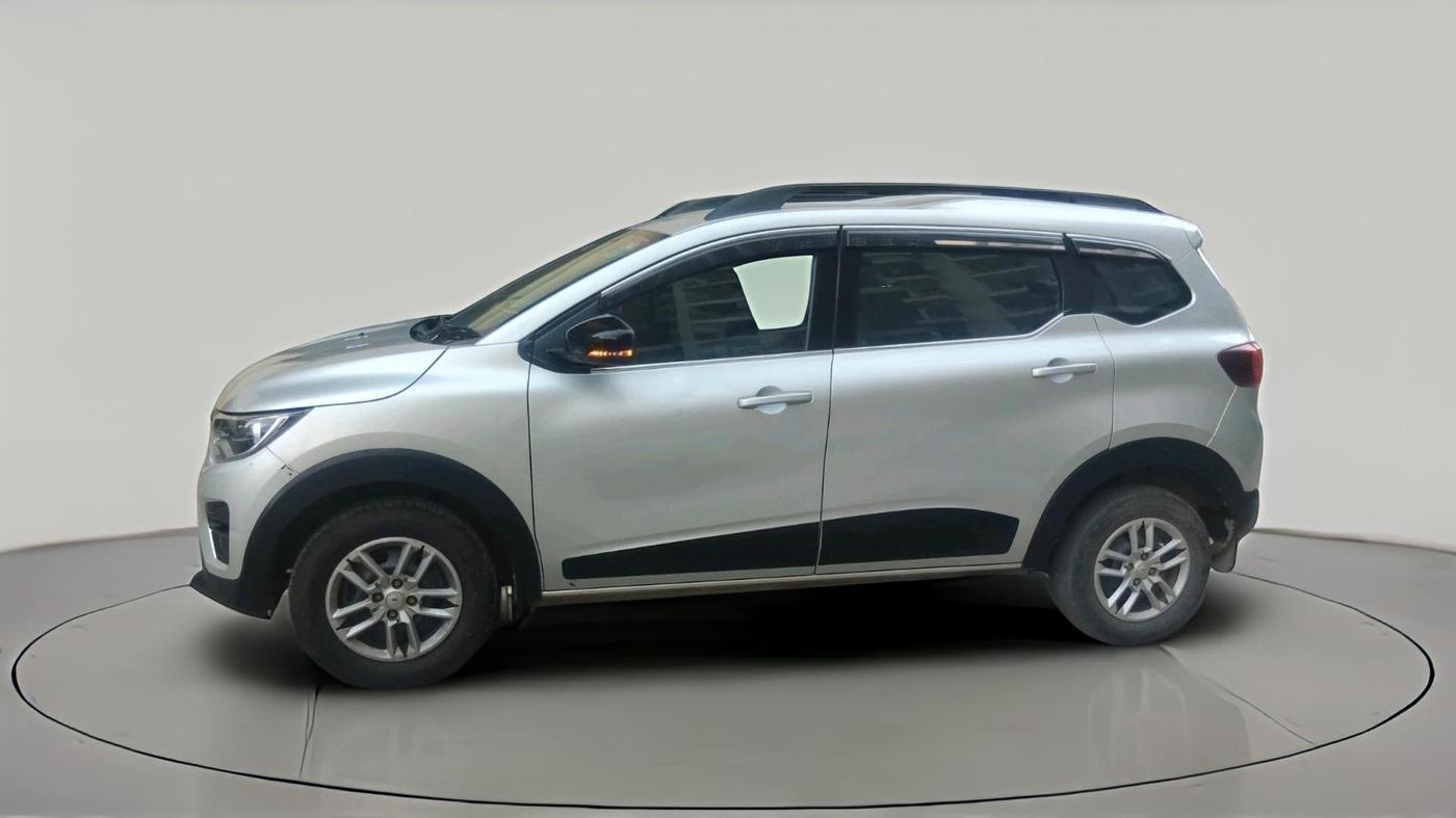 2022 Renault TRIBER RXT, Petrol, Manual, 28,194 km, exterior