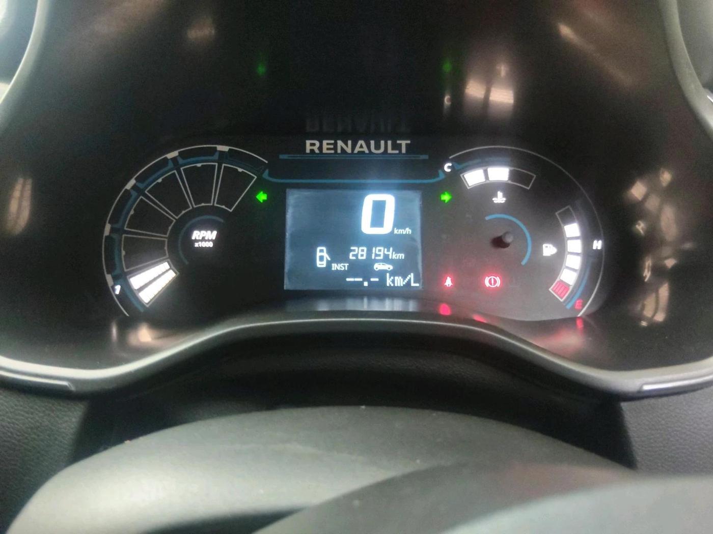 2022 Renault TRIBER RXT, Petrol, Manual, 28,194 km, interior