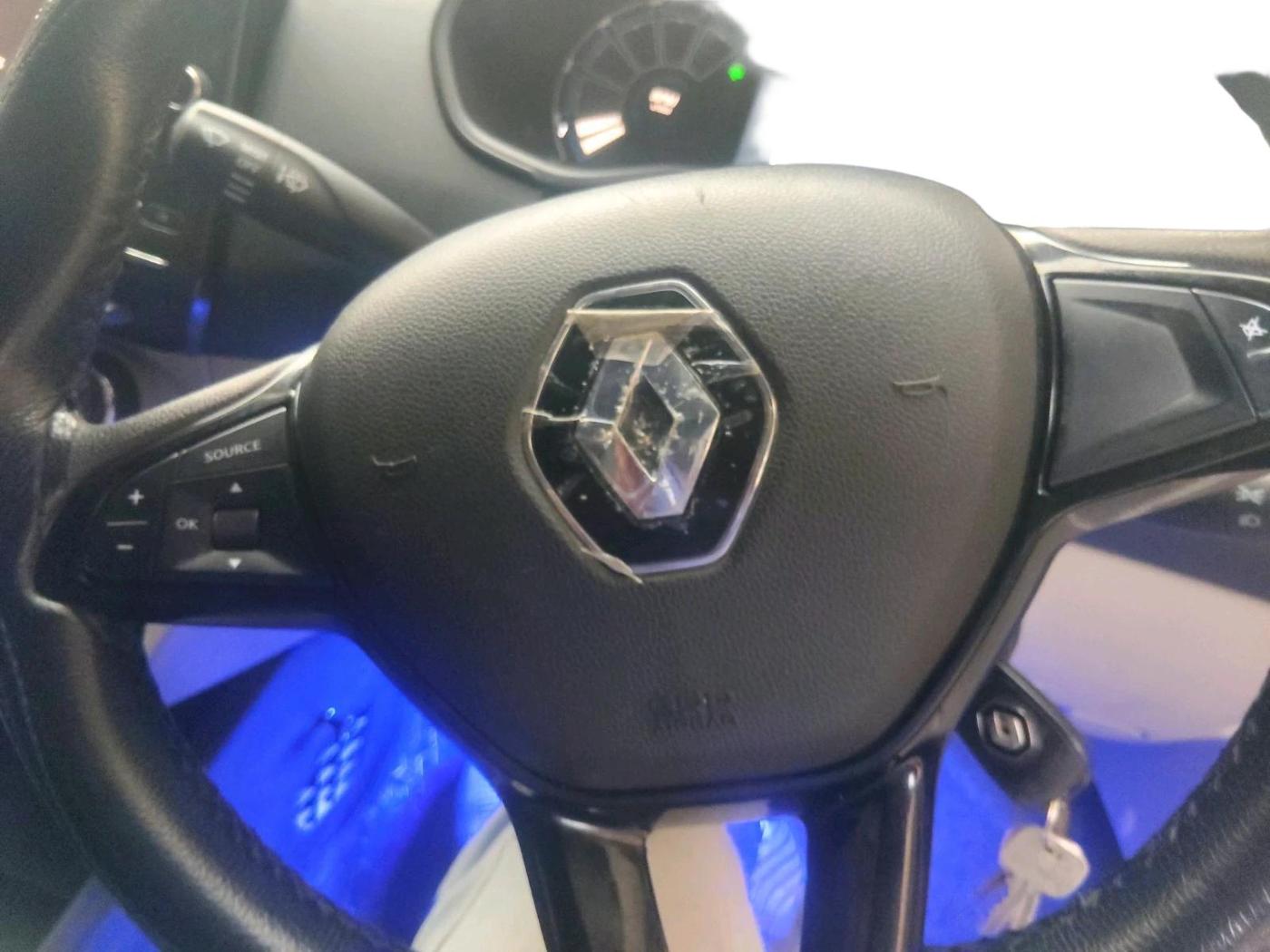 2022 Renault TRIBER RXT, Petrol, Manual, 28,194 km, interior