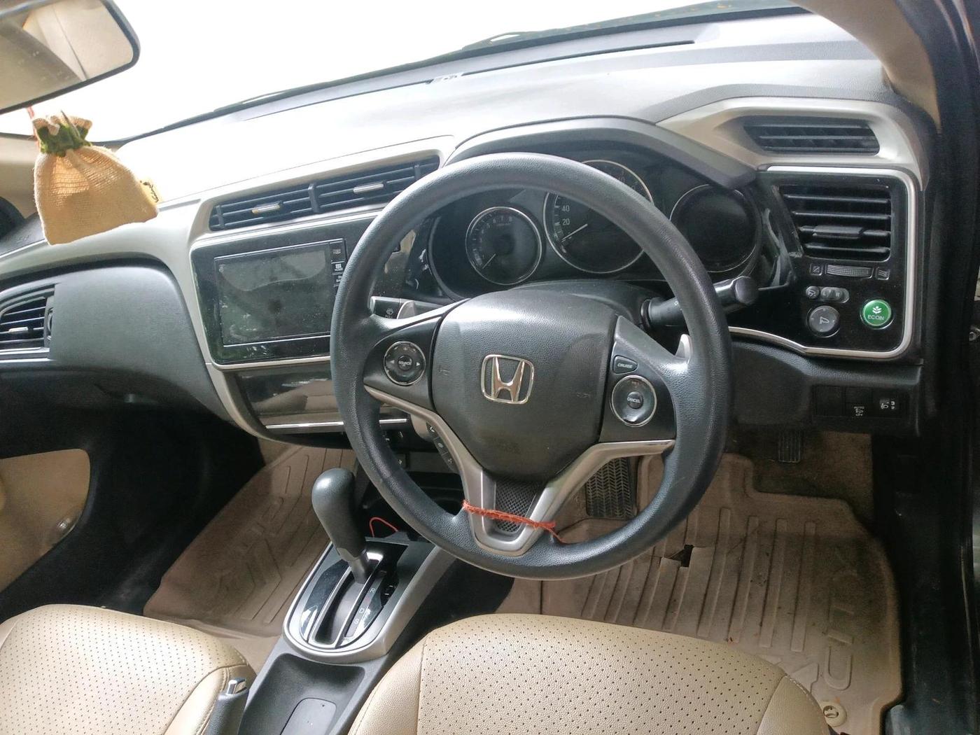 2017 Honda City 1.5L I-VTE V CVT, CNG, Automatic, 1,03,197 km, interior