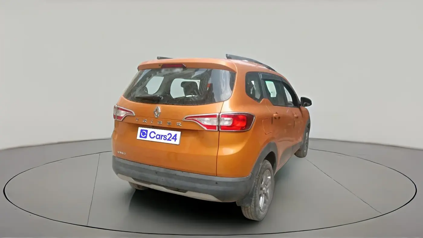 2023 Renault TRIBER RXZ AMT, Petrol, Automatic, 37,750 km, exterior