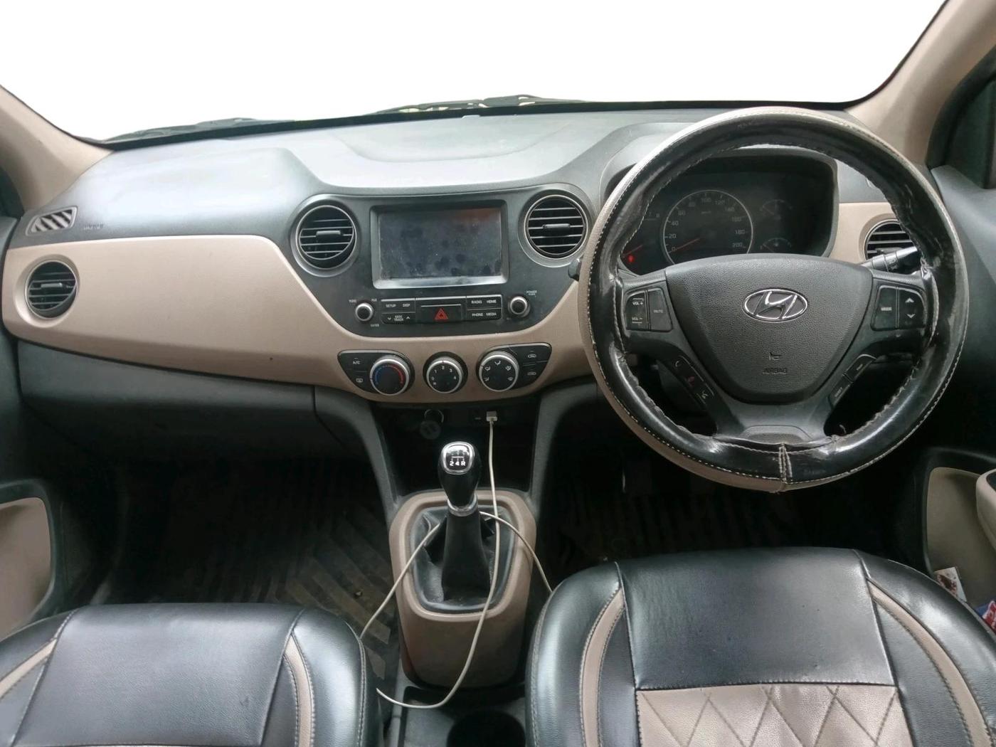 2018 Hyundai Grand i10 SPORTZ 1.2 KAPPA VTVT, CNG, Manual, 1,85,286 km, interior