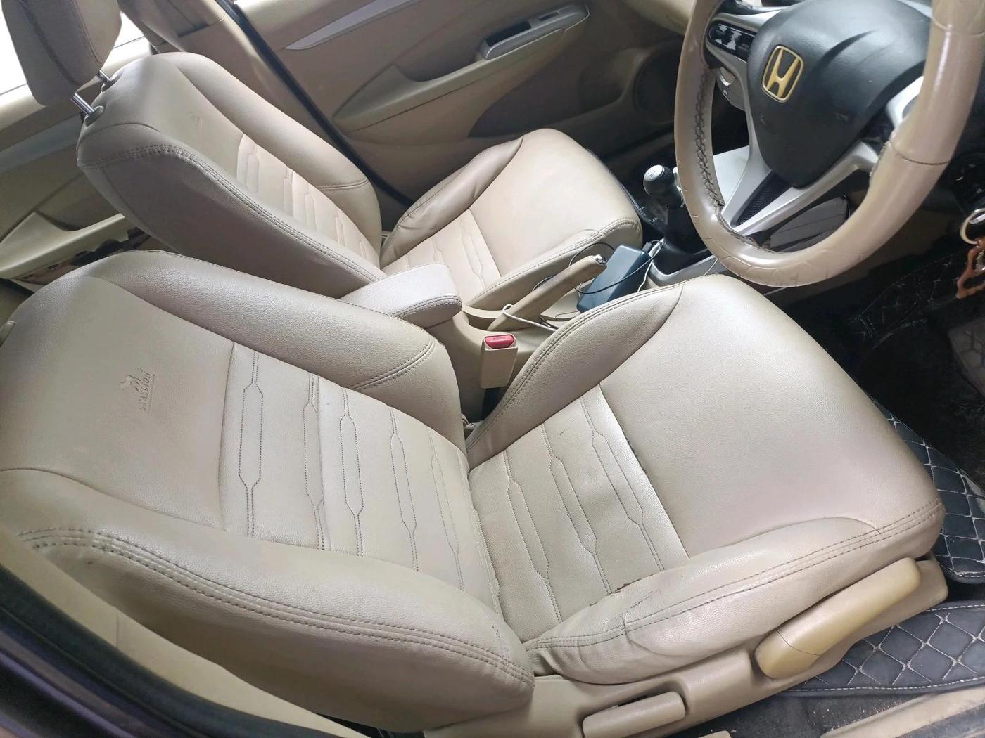 2011 Honda City 1.5L I-VTEC V MT, Petrol, Manual, 1,44,383 km, interior