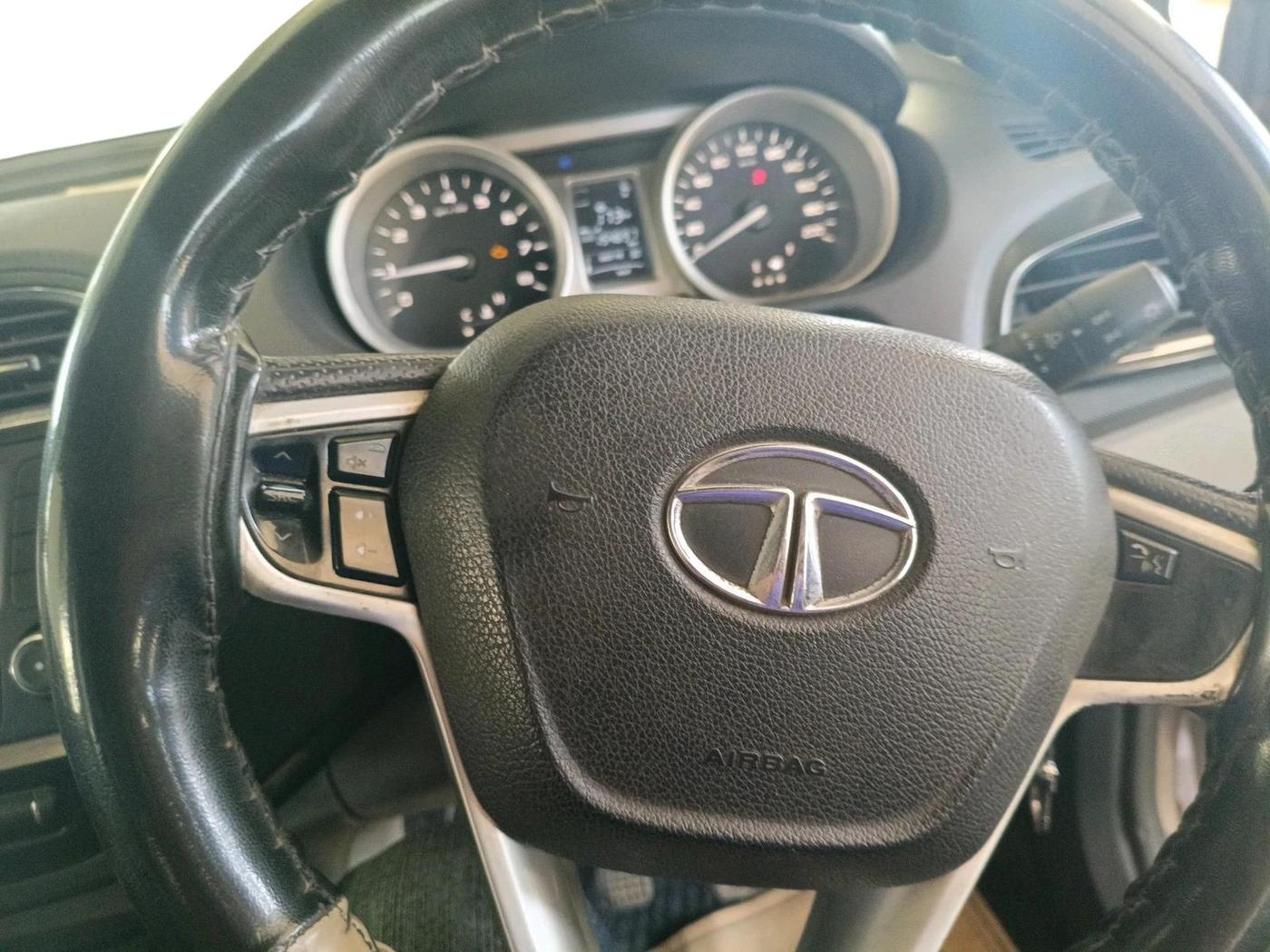 2016 Tata Tiago XZ PETROL, CNG, Manual, 1,54,697 km, interior