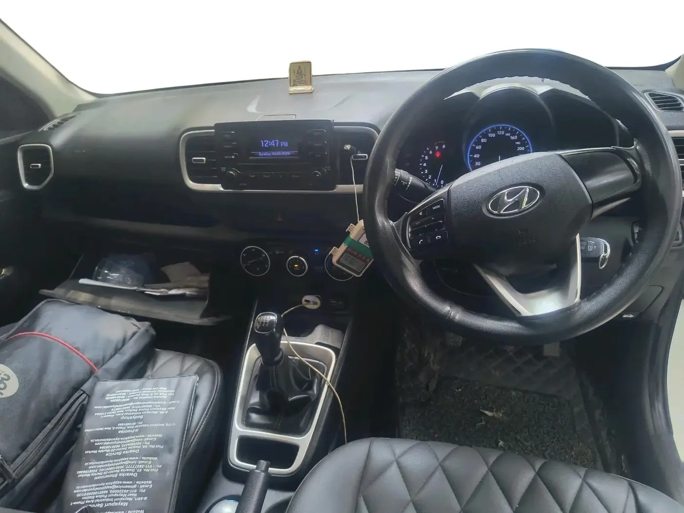 2022 Hyundai VENUE S 1.2, Petrol, Manual, 1,04,087 km, interior