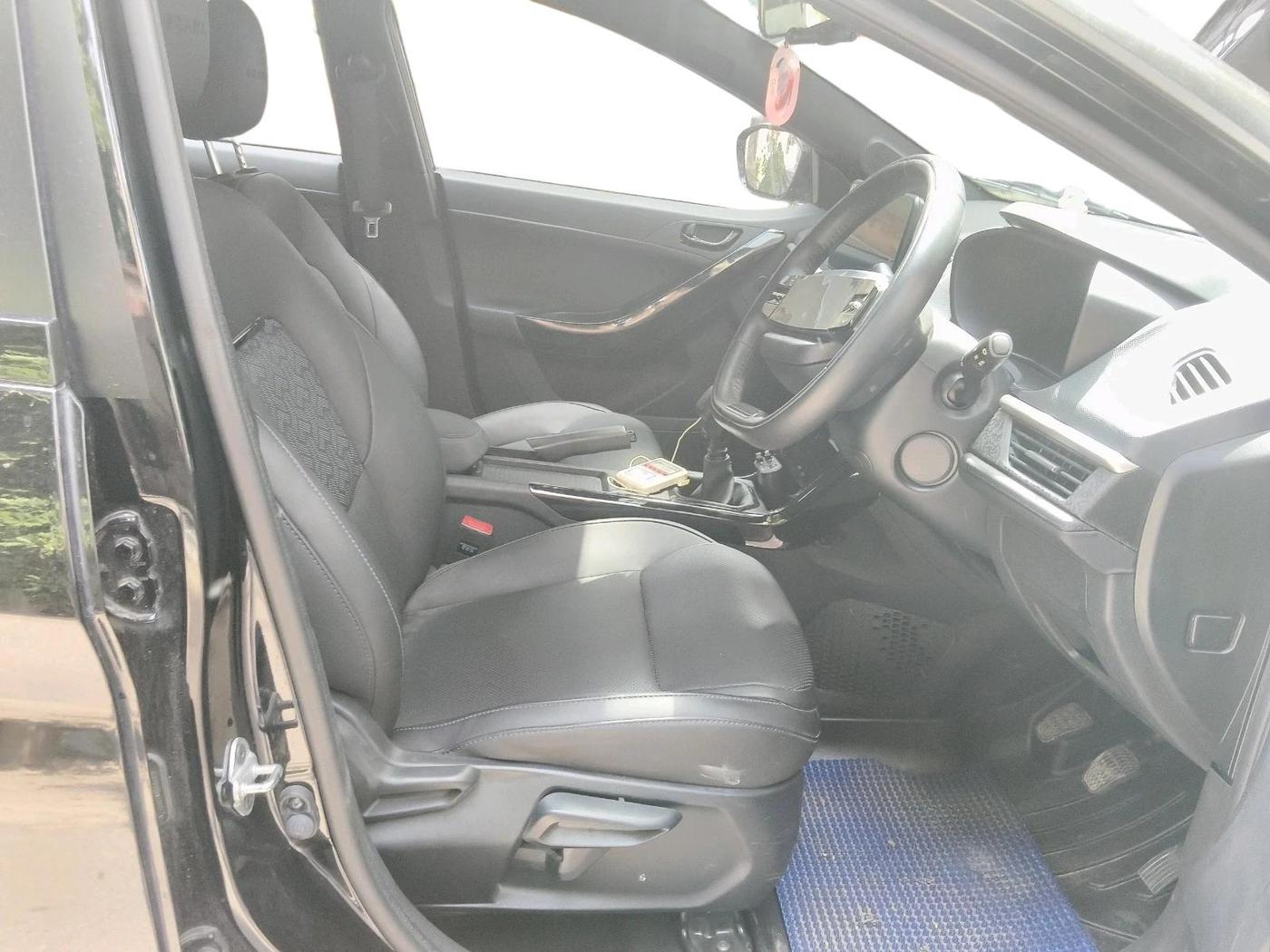 2025 Tata NEXON Creative Plus (S) 1.2 iCNG 6MT Dark Edition, CNG, Manual, 9,624 km, interior