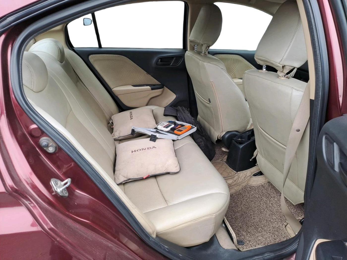 2015 Honda City 1.5L I-VTEC S MT, Petrol, Manual, 1,01,984 km, interior