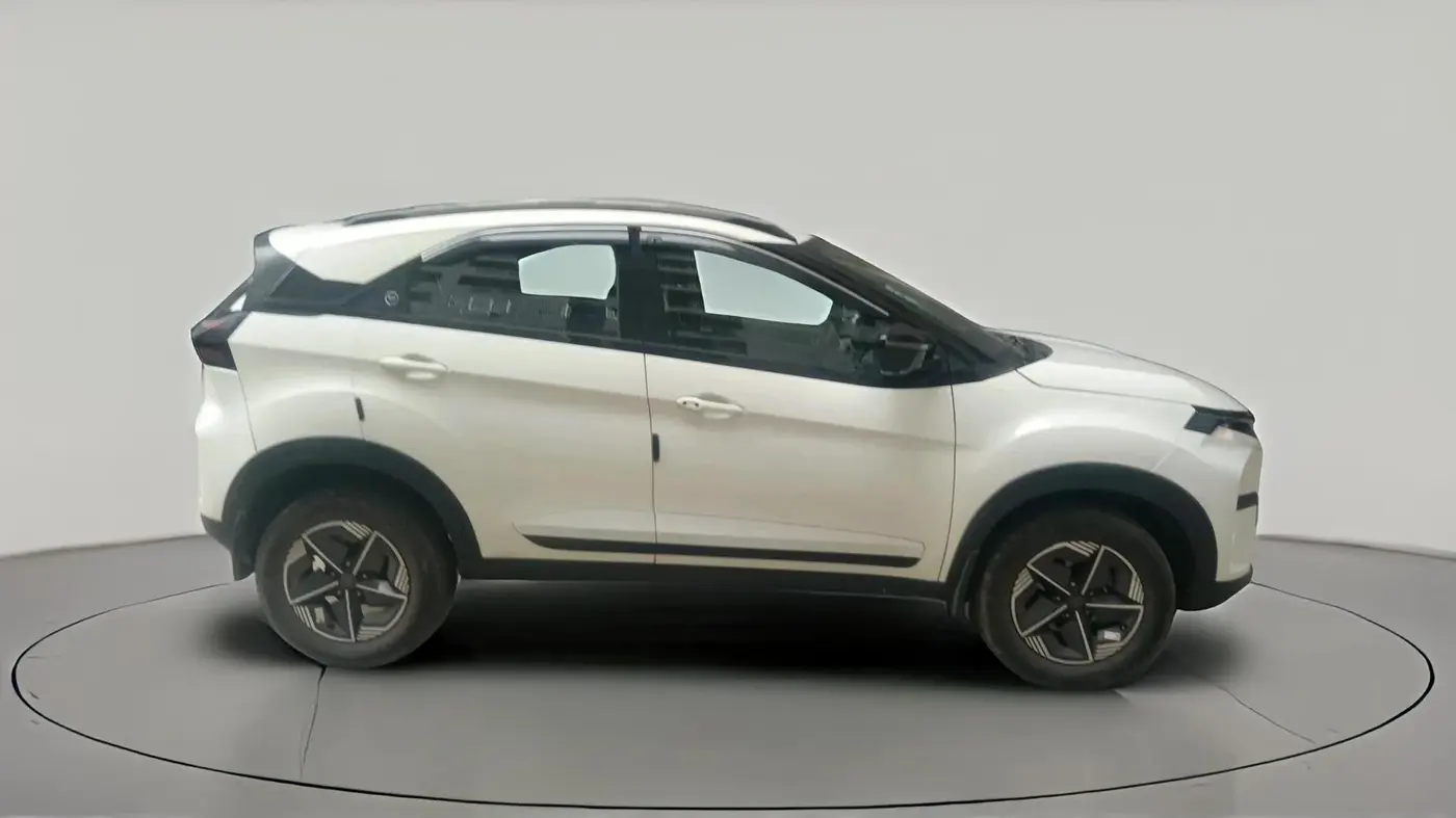 2023 Tata NEXON CREATIVE+ SUNROOF AMT 1.2 PETROL, Petrol, Automatic, 17,745 km, exterior