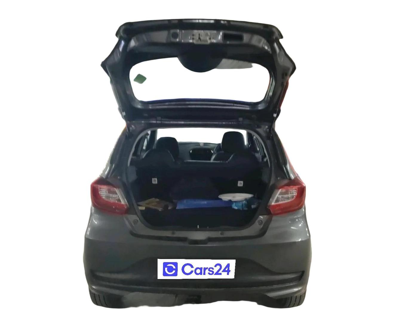 2025 Tata Tiago XTA CNG , CNG, Automatic, 12,877 km, exterior