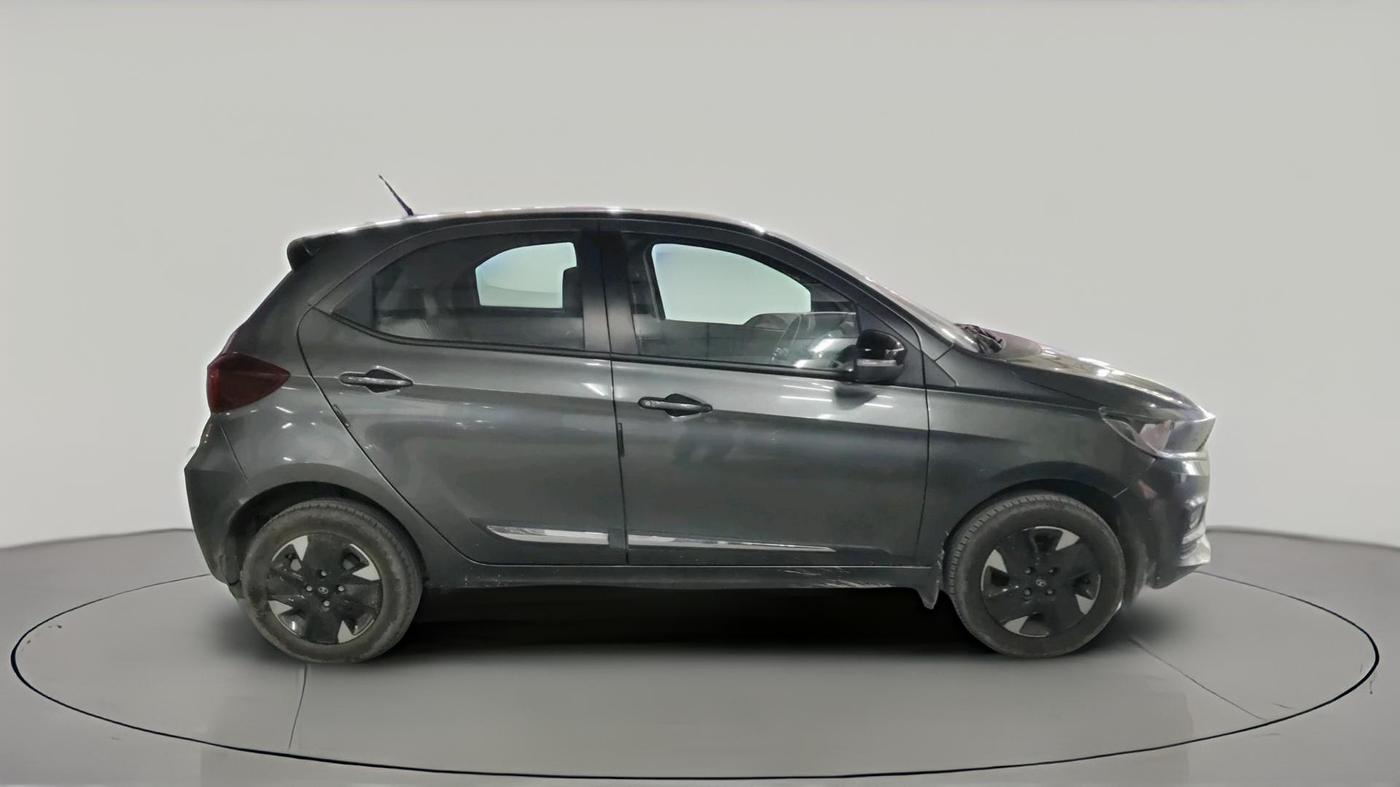 2025 Tata Tiago XTA CNG , CNG, Automatic, 12,877 km, exterior
