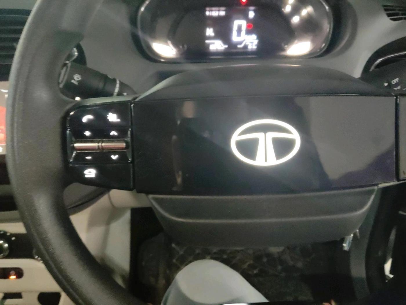 2025 Tata Tiago XTA CNG , CNG, Automatic, 12,877 km, interior