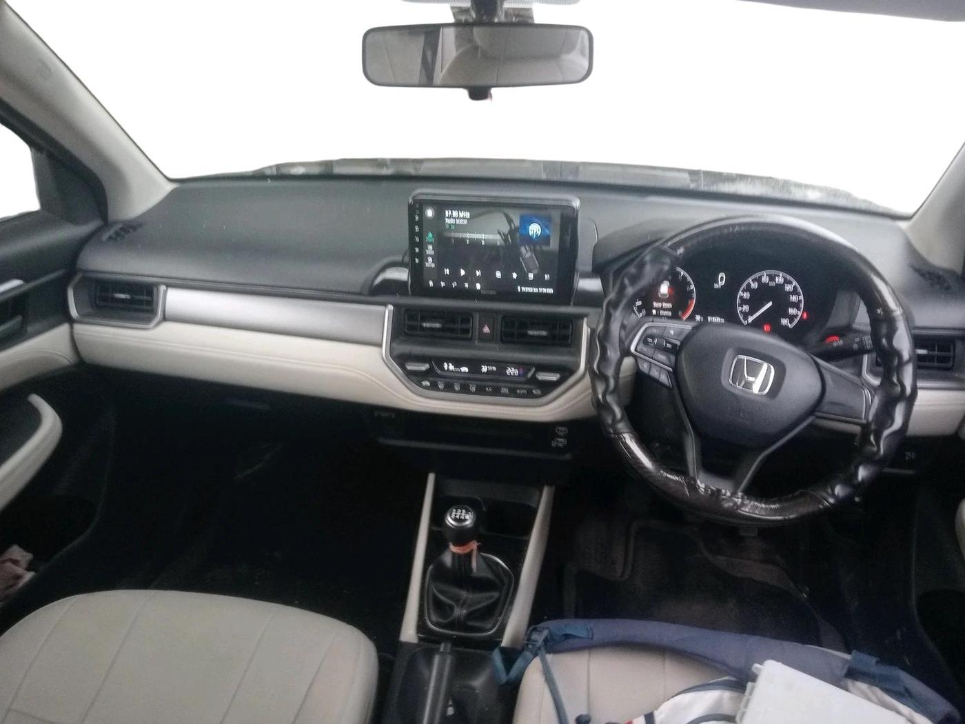 2025 Honda ELEVATE V MT, Petrol, Manual, 14,656 km, interior