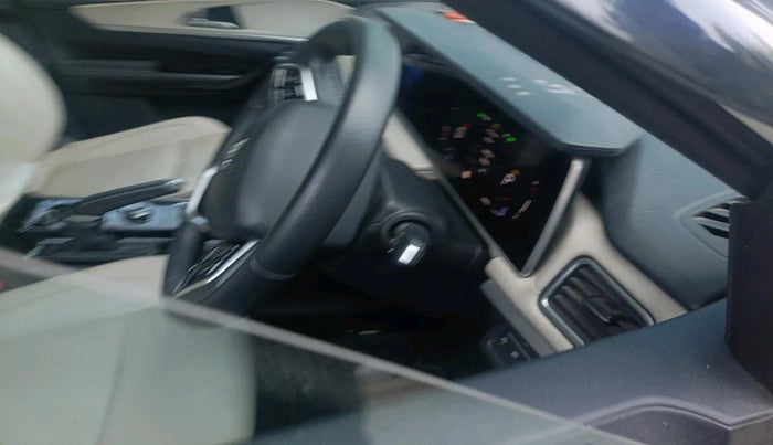 2023 Mahindra XUV700 AX 7 P AT 7 STR, Petrol, Automatic, 43,853 km, interior
