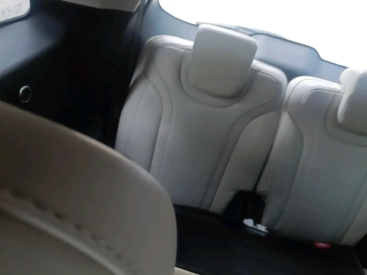 2023 Mahindra XUV700 AX 7 P AT 7 STR, Petrol, Automatic, 43,853 km, interior