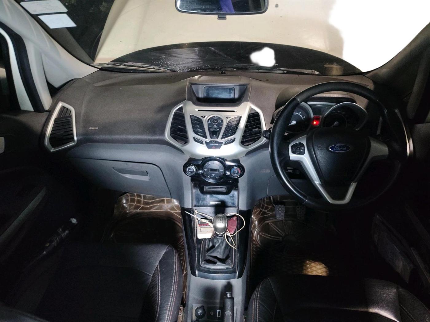 2015 Ford Ecosport TITANIUM 1.0L ECOBOOST, Petrol, Manual, 98,126 km, interior