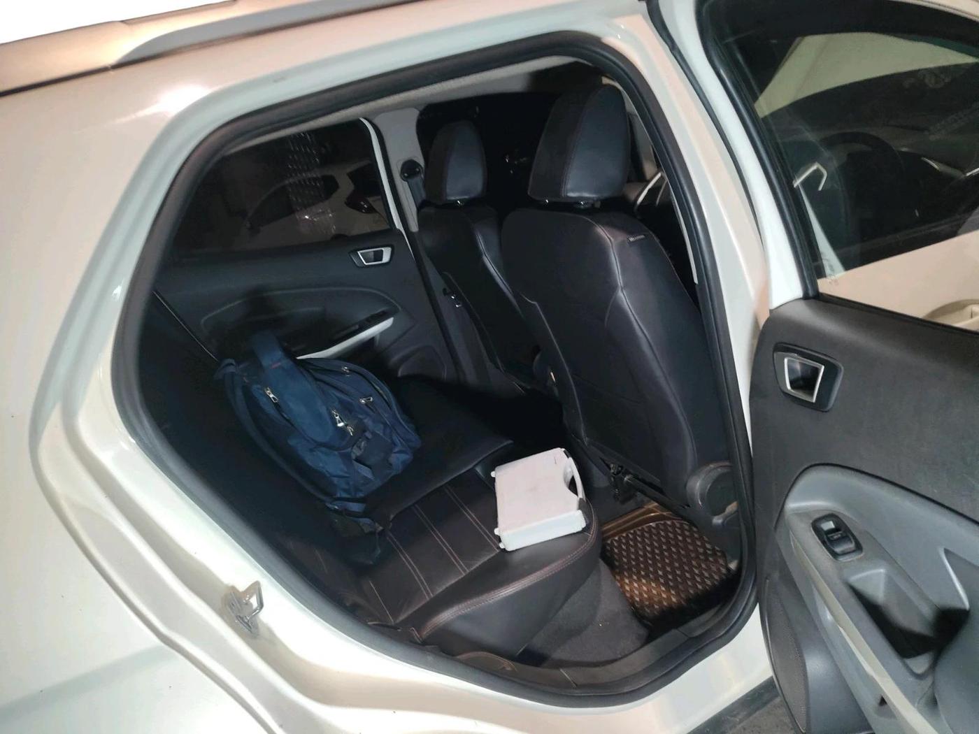 2015 Ford Ecosport TITANIUM 1.0L ECOBOOST, Petrol, Manual, 98,126 km, interior