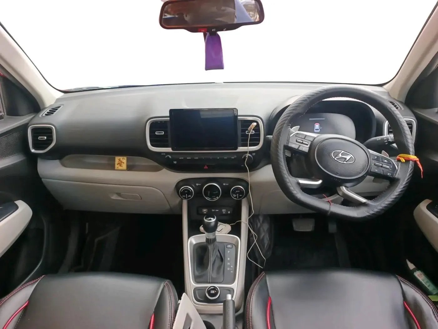 2023 Hyundai VENUE SX (O) 1.0 TURBO DCT DUAL TONE, Petrol, Automatic, 35,105 km, interior