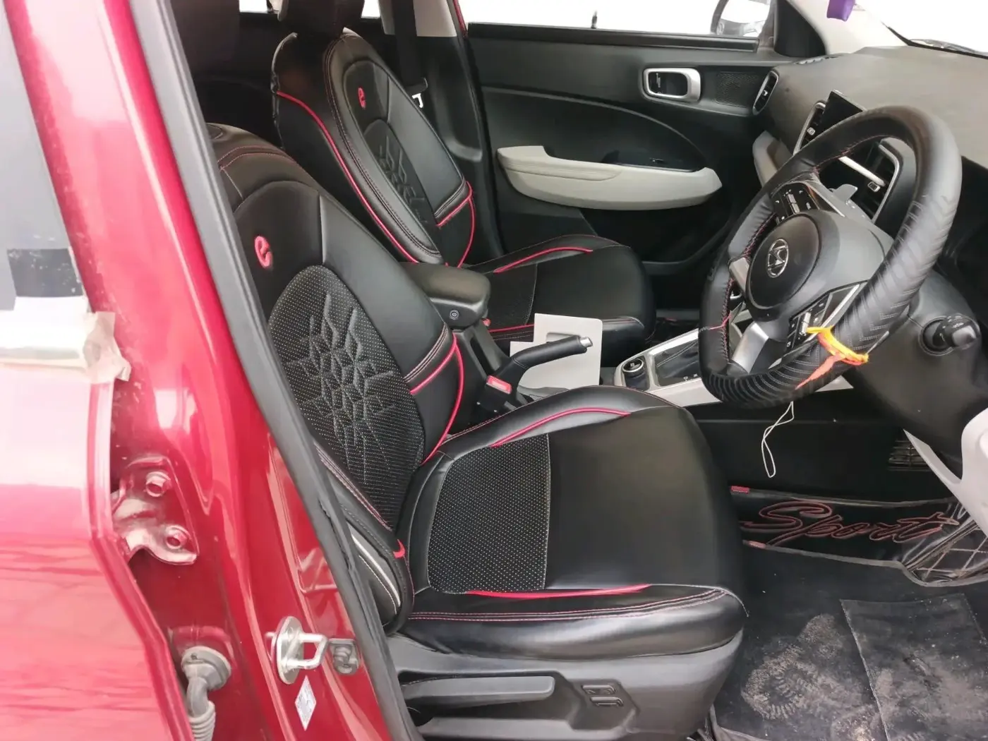 2023 Hyundai VENUE SX (O) 1.0 TURBO DCT DUAL TONE, Petrol, Automatic, 35,105 km, interior
