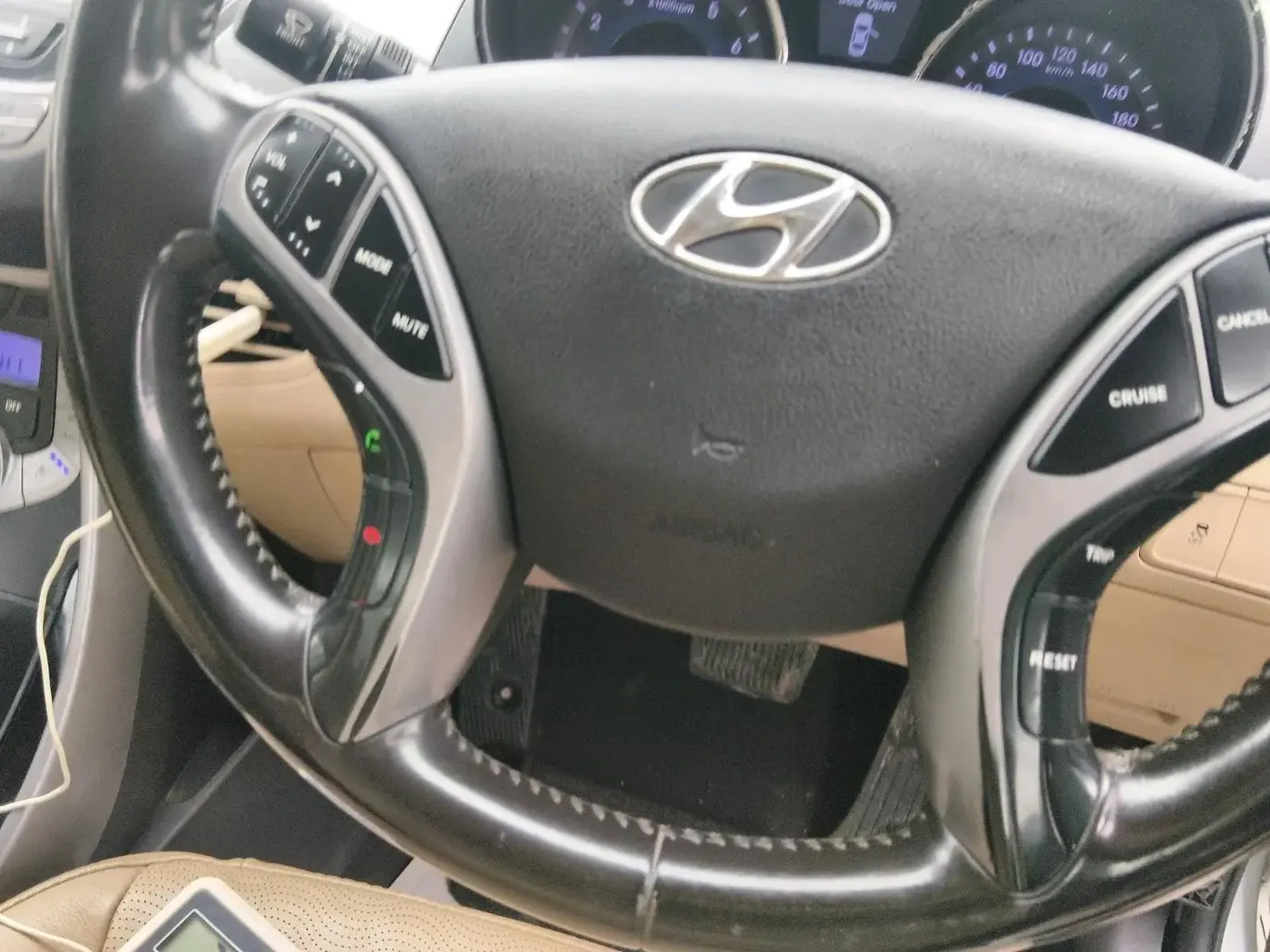 2014 Hyundai New Elantra 1.8 SX AT VTVT, Petrol, Automatic, 1,64,740 km, interior