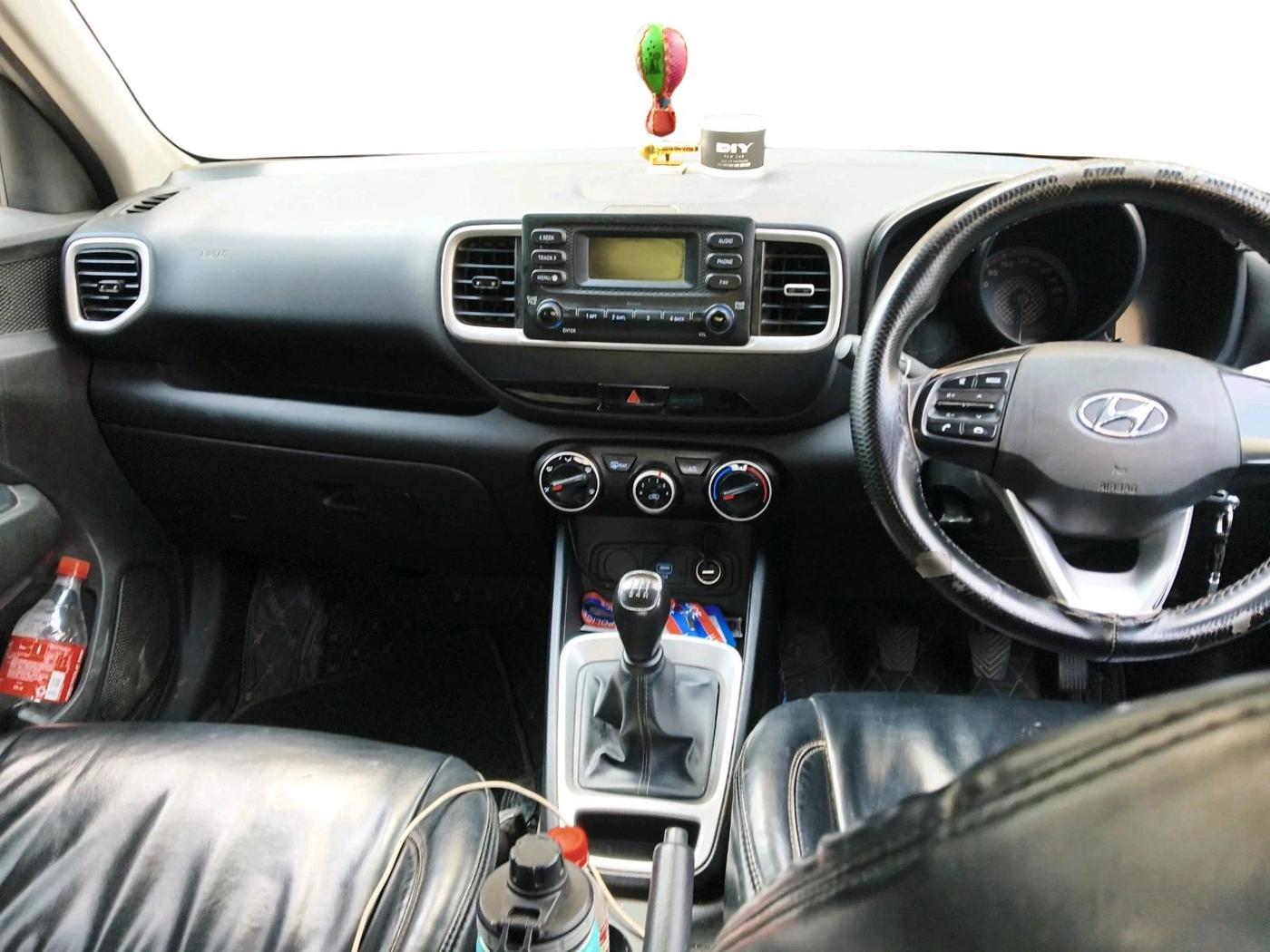2020 Hyundai VENUE S 1.2, Petrol, Manual, 1,19,159 km, interior