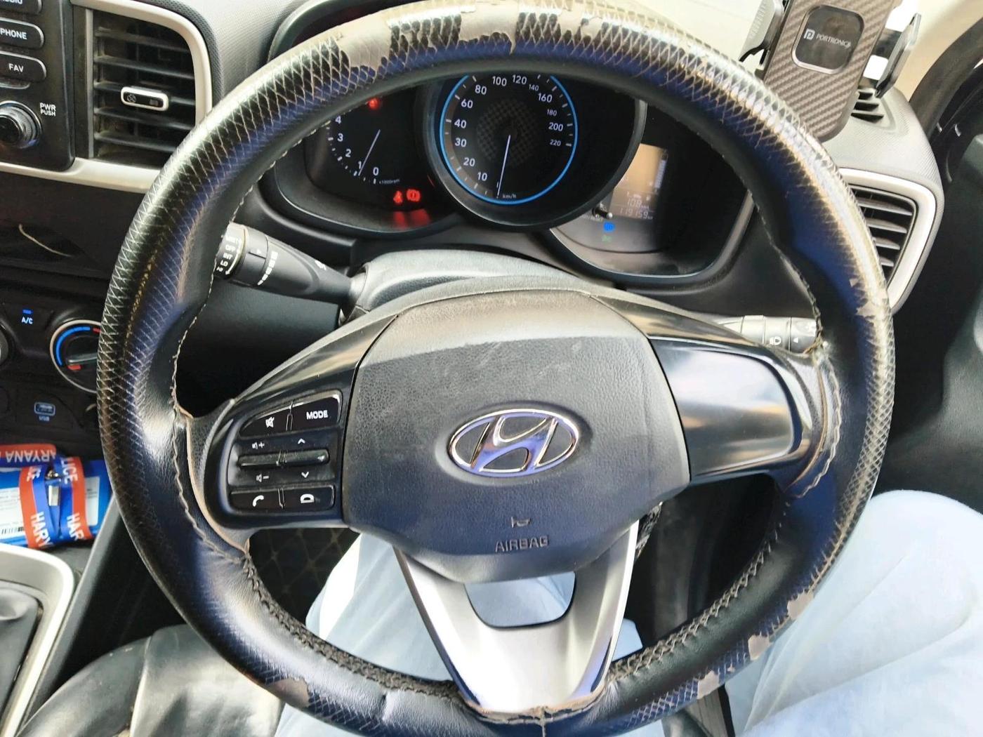 2020 Hyundai VENUE S 1.2, Petrol, Manual, 1,19,159 km, interior