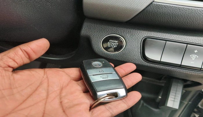 2019 KIA SELTOS HTK PLUS 1.5, Petrol, Manual, 75,091 km, interior