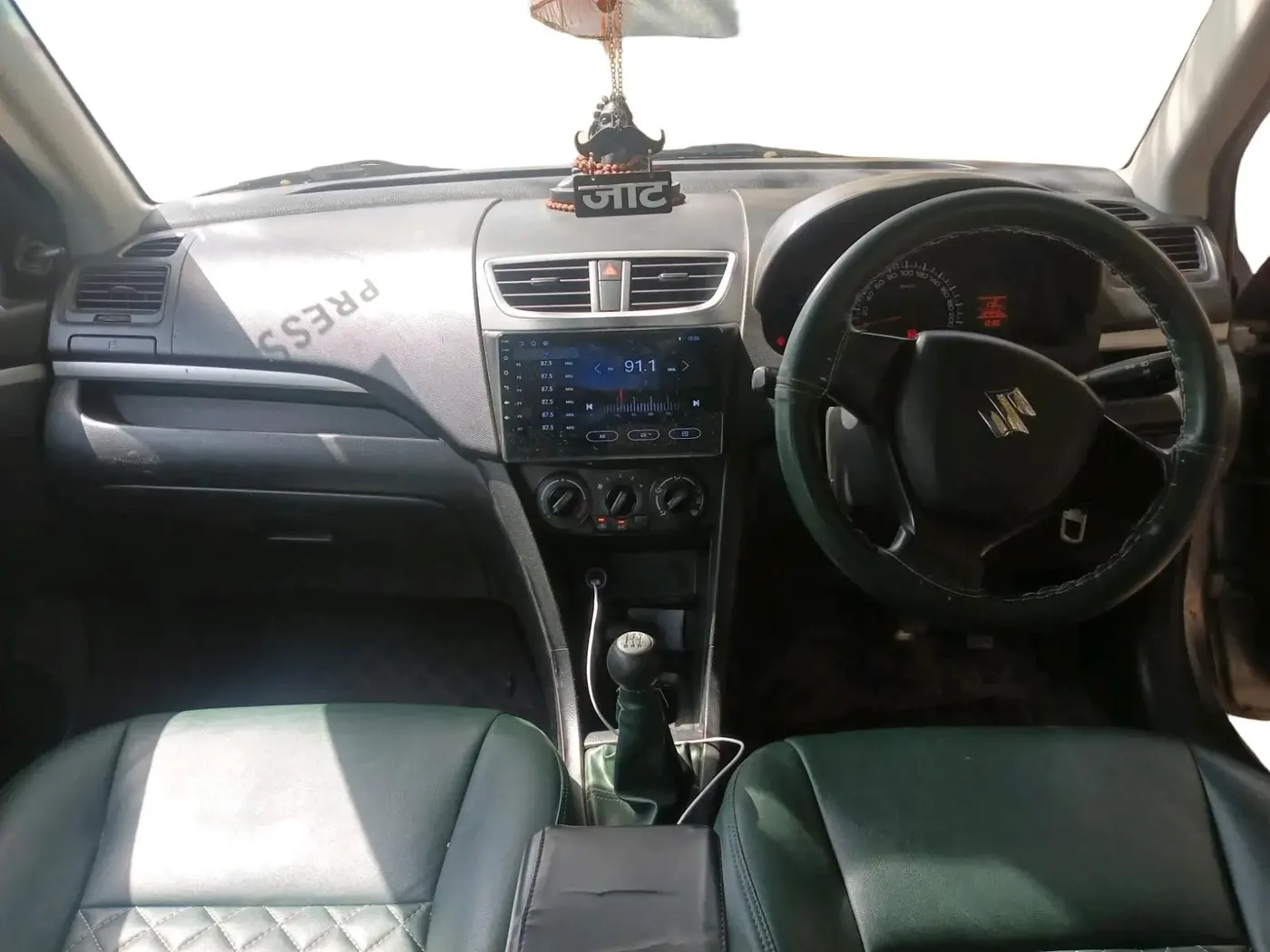2017 Maruti Swift LXI (O), Petrol, Manual, 1,34,842 km, interior