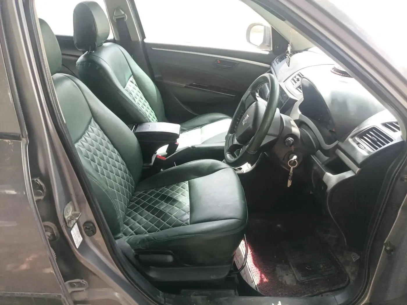 2017 Maruti Swift LXI (O), Petrol, Manual, 1,34,842 km, interior