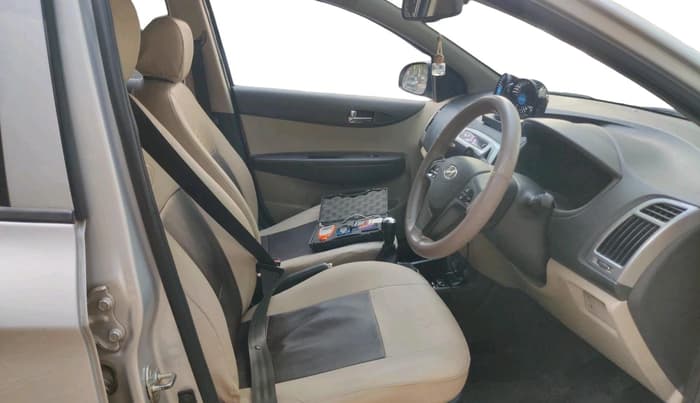 2013 Hyundai i20 ASTA (O) 1.2 WITH SUNROOF, Petrol, Manual, 90,791 km, interior
