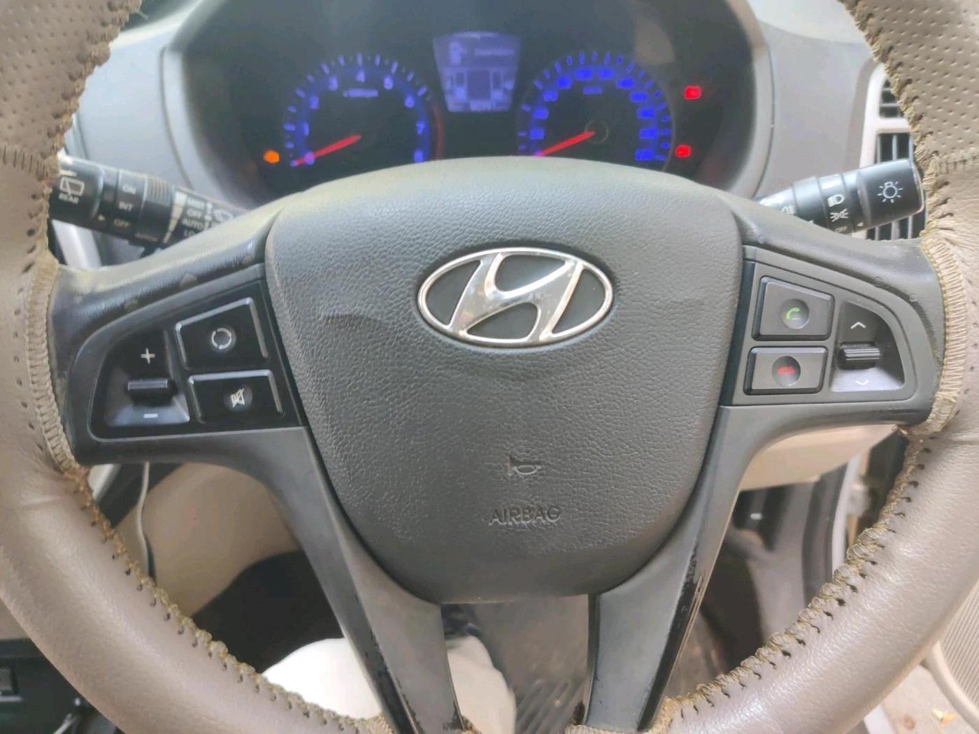 2013 Hyundai i20 ASTA (O) 1.2 WITH SUNROOF, Petrol, Manual, 90,791 km, interior