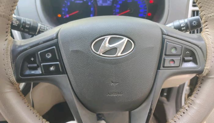 2013 Hyundai i20 ASTA (O) 1.2 WITH SUNROOF, Petrol, Manual, 90,791 km, interior