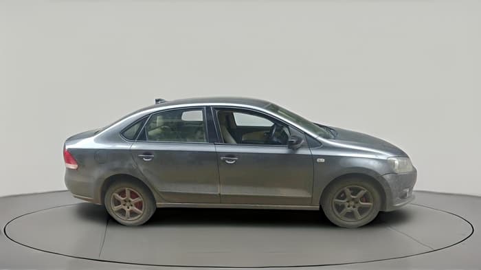 2013 Volkswagen Vento HIGHLINE 1.6 MPI, Petrol, Manual, 1,27,743 km, exterior