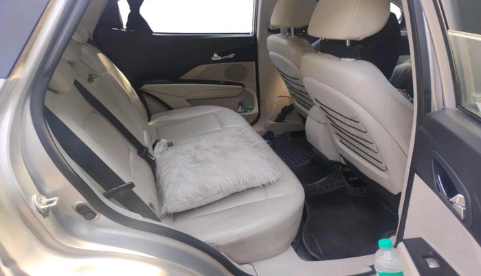 2019 Mahindra XUV300 W8 (O) 1.2 PETROL, Petrol, Manual, 72,679 km, interior