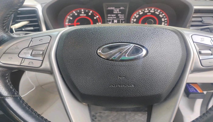 2019 Mahindra XUV300 W8 (O) 1.2 PETROL, Petrol, Manual, 72,679 km, interior