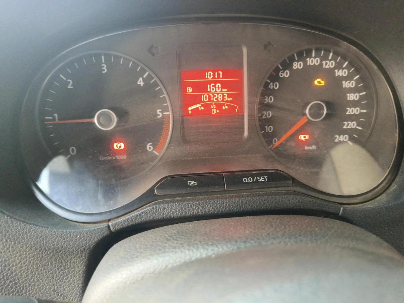 2013 Volkswagen Polo COMFORTLINE 1.2L, Diesel, Manual, 1,07,283 km, interior