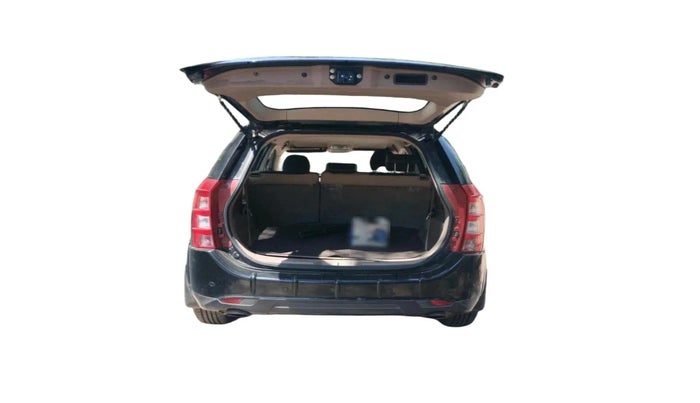 2015 Mahindra XUV500 W6, Diesel, Manual, 1,08,299 km, exterior