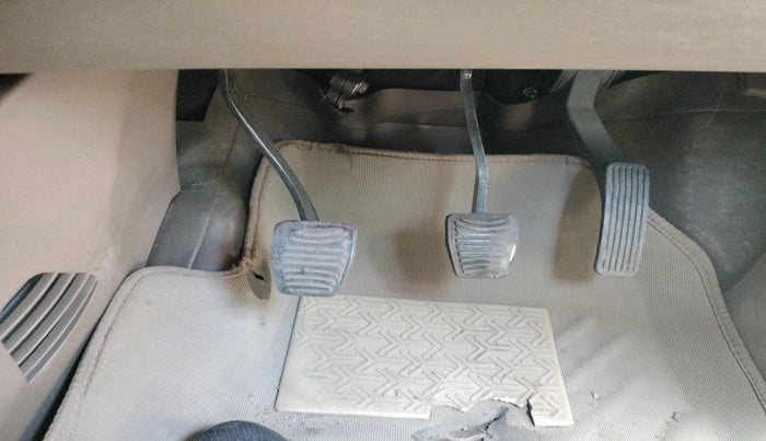 2015 Mahindra XUV500 W6, Diesel, Manual, 1,08,299 km, interior