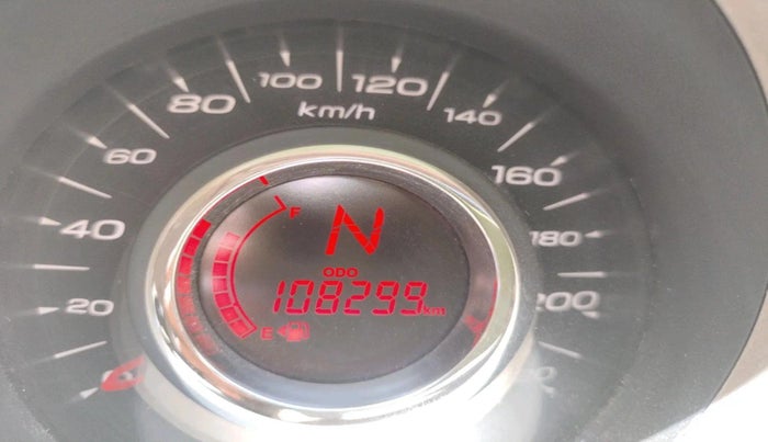 2015 Mahindra XUV500 W6, Diesel, Manual, 1,08,299 km, interior