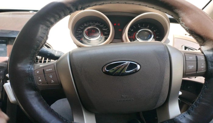 2015 Mahindra XUV500 W6, Diesel, Manual, 1,08,299 km, interior