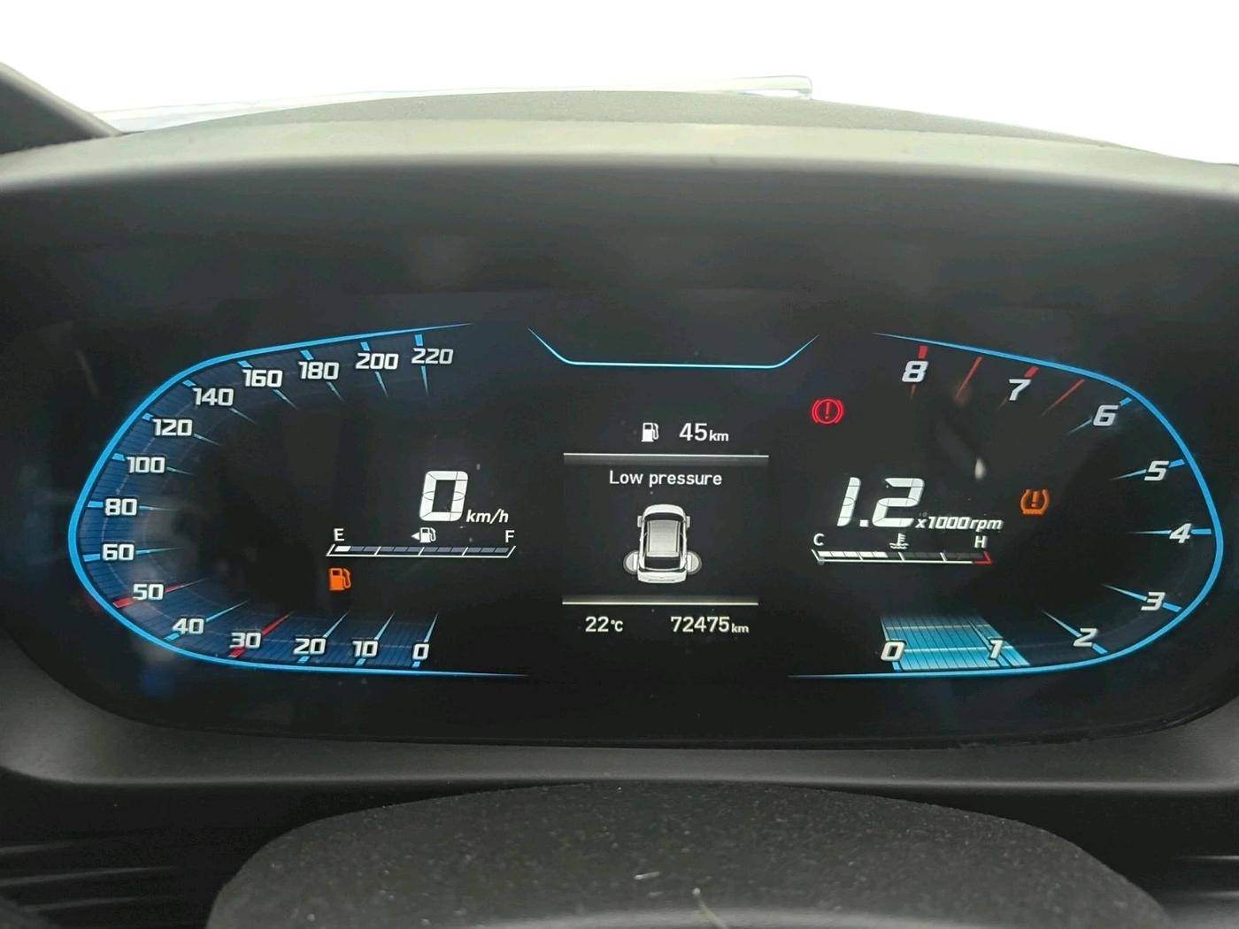 2021 Hyundai NEW I20 SPORTZ 1.2 MT, CNG, Manual, 72,475 km, interior