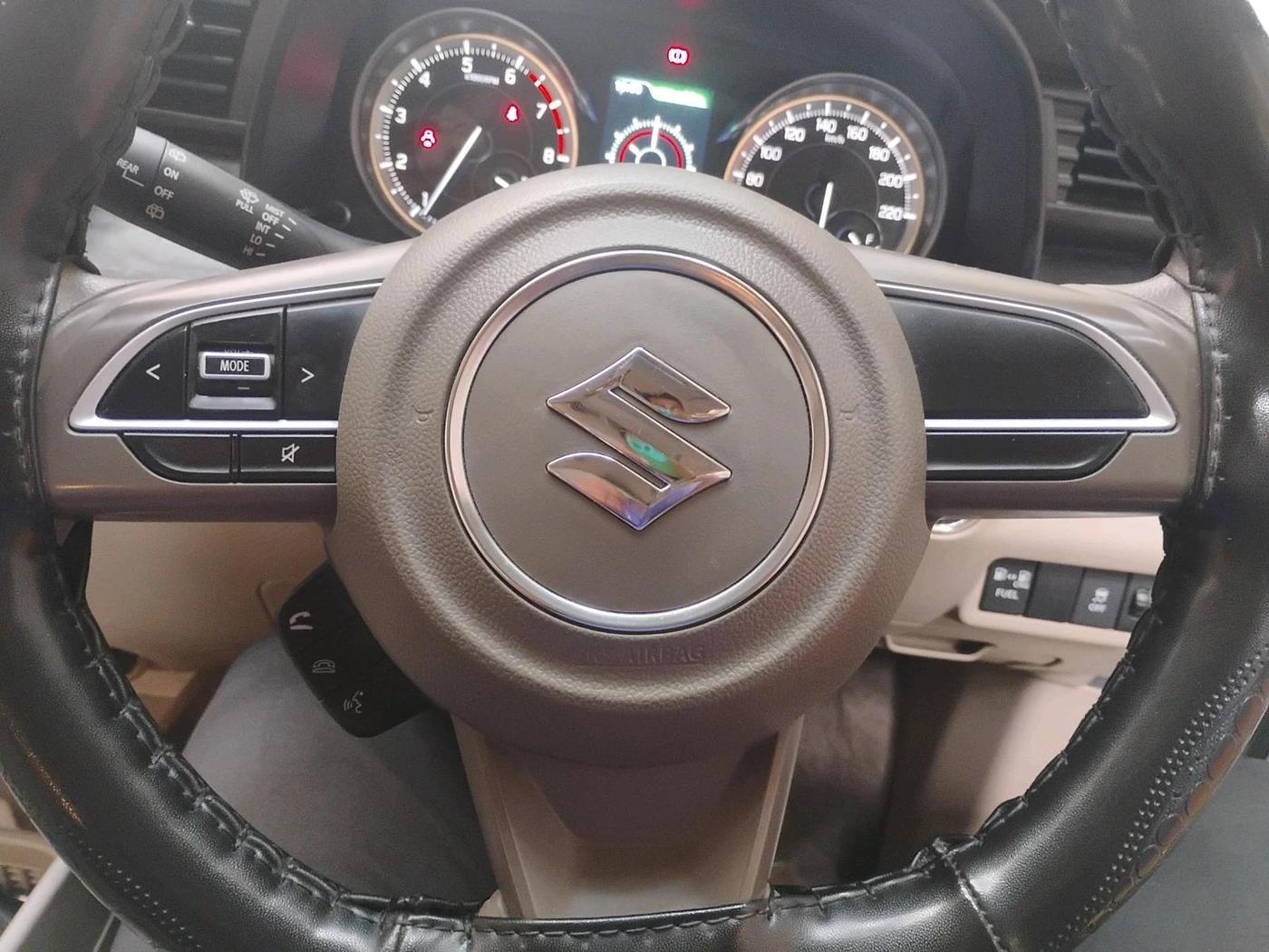 2025 Maruti Ertiga ZXI (O) CNG, CNG, Manual, 17,717 km, interior