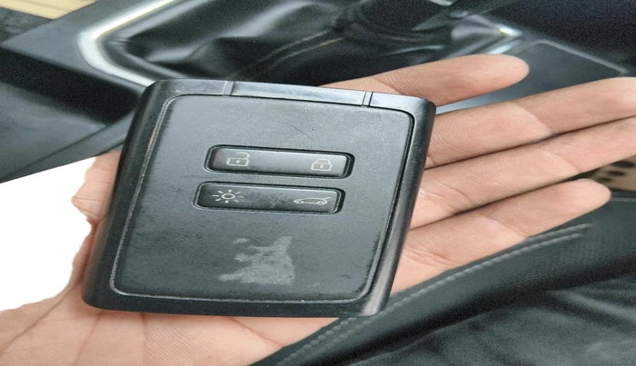 2022 Renault Kiger RXT (O) AMT DUAL TONE, Petrol, Automatic, 49,174 km, interior