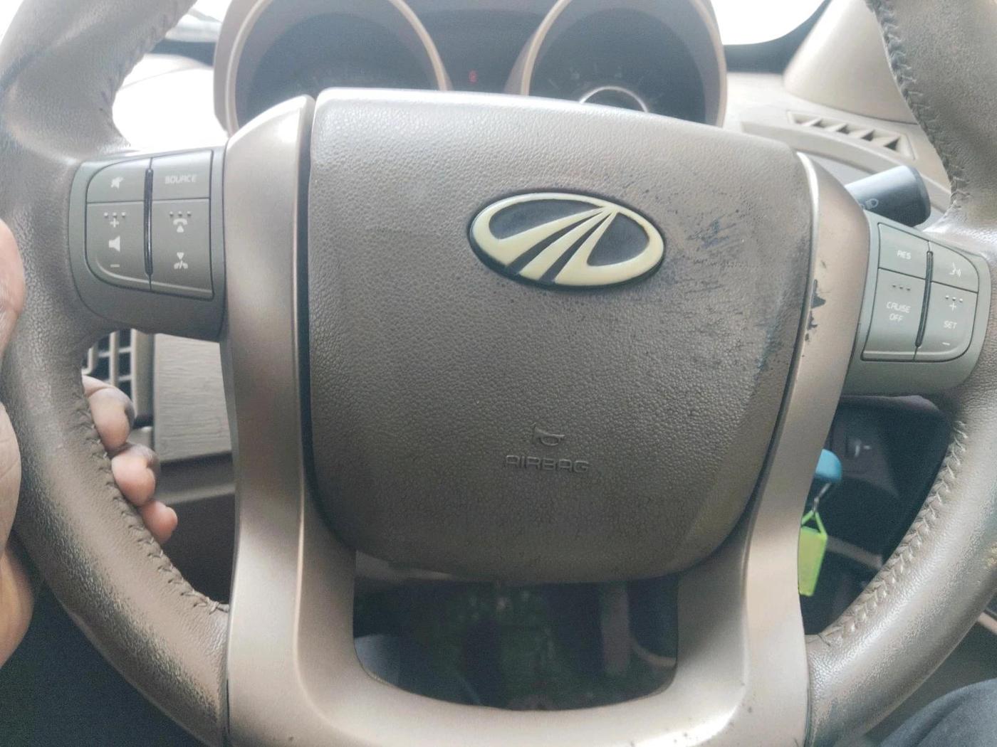 2012 Mahindra XUV500 W8, Diesel, Manual, 1,03,344 km, interior