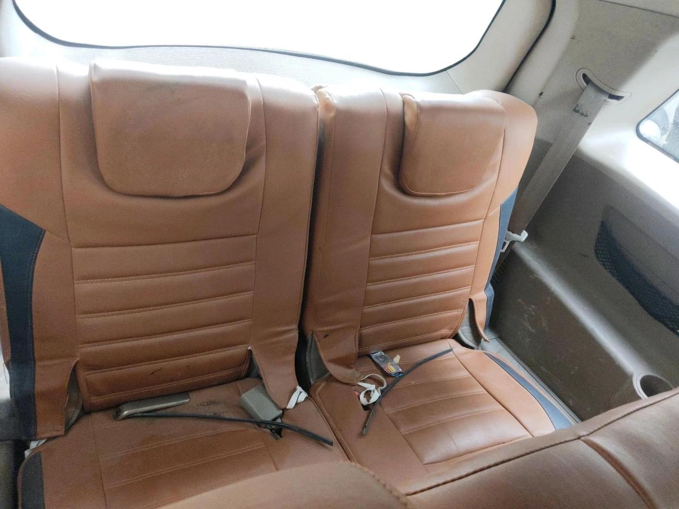 2012 Mahindra XUV500 W8, Diesel, Manual, 1,03,344 km, interior