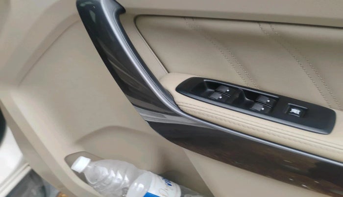 2017 Ford Endeavour TITANIUM 3.2 4X4 AT, Diesel, Automatic, 85,739 km, interior