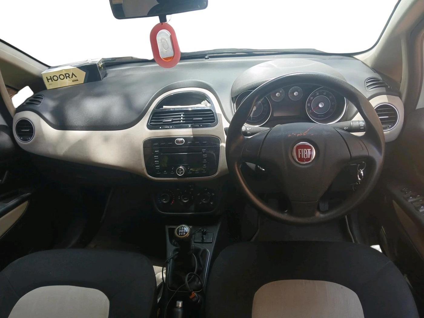 2014 Fiat Grand Punto Active Multijet 1.3, Diesel, Manual, 1,18,514 km, interior