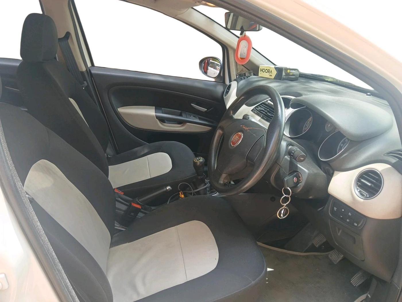 2014 Fiat Grand Punto Active Multijet 1.3, Diesel, Manual, 1,18,514 km, interior