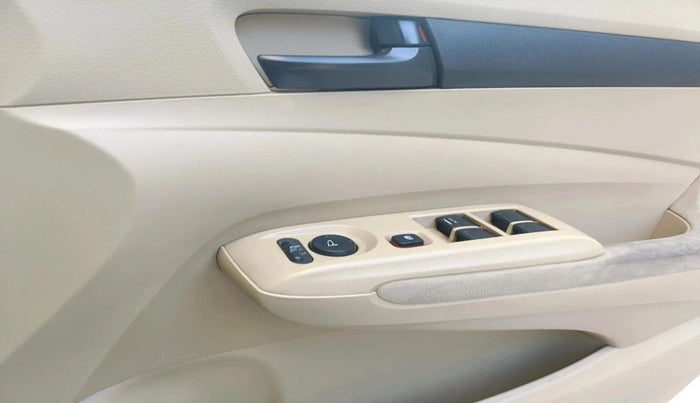 2012 Honda City 1.5L I-VTEC S AT, CNG, Automatic, 1,22,862 km, interior