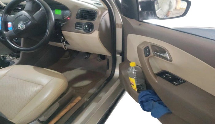 2012 Skoda Rapid AMBITION 1.6 TDI CR MT, Diesel, Manual, 2,64,401 km, interior